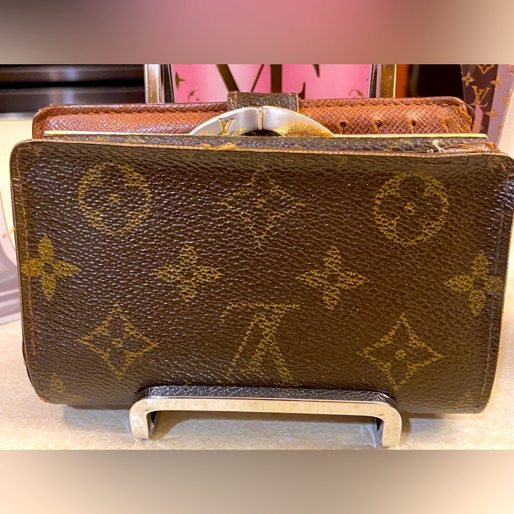 LOUIS VUITTON Monogram Double-Sided Kiss/Lock Compact Wallet, FUC - Picture 4 of 12